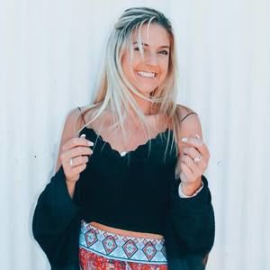 Meet your Posher, Julia